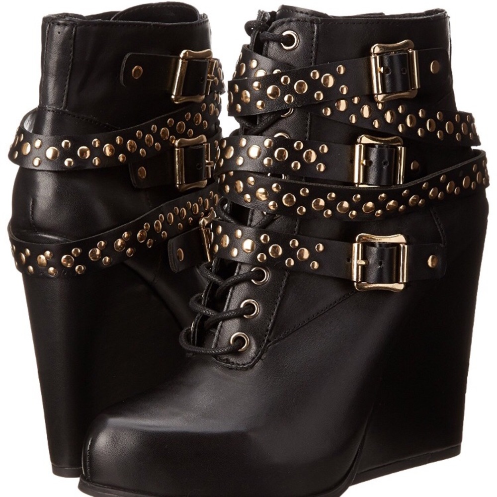 BCBG generation women’s Larissa boots, size 7M/37